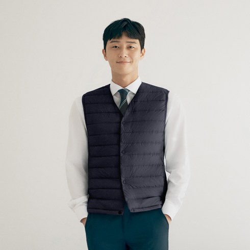 지오지아 남성용 경량 브이넥 구스 베스트 AEA4VP1101