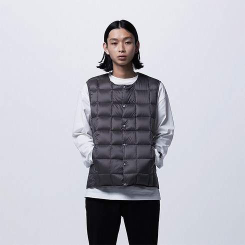 타이온 CREW NECK BUTTON DOWN VEST
