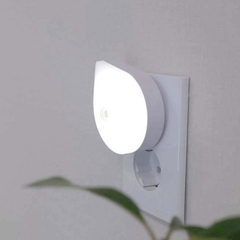 콘센트형 퐁퐁 LED취침등 광센서 모션센서 수유등 무드등 조명, 모션센서 전구색(노란빛)