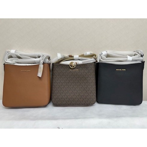 마이클코어스가방 - 마이클코어스 MICHAEL KORS 35S4GTVC5L 35S4GTVC5B 여성 크로스백 JET SET TRAVEL SMALL MESSENGER BAG 미국직배송