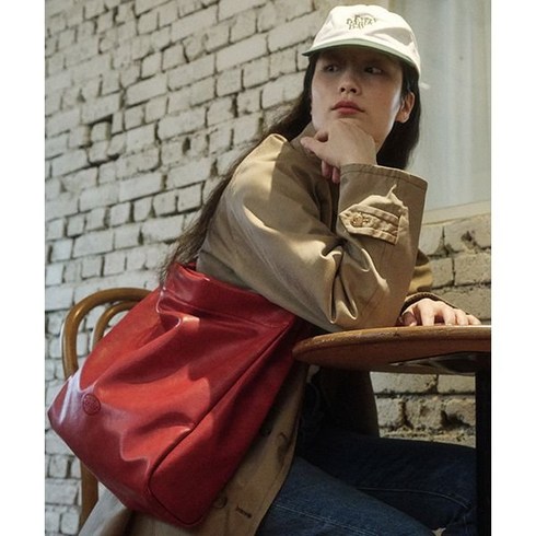 4월 30일 배송 드메이커 DEMAKER Big Marée shoulder bag-red