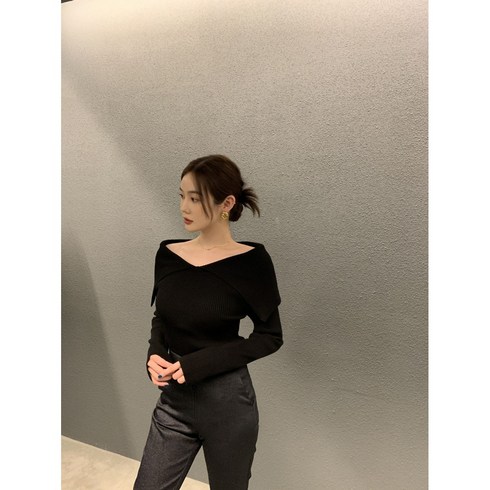 2023년 가성비 최고 오프숄더니트 - 줄리엔느 여성 섹시 오프숄더 브이넥 스타일 니트