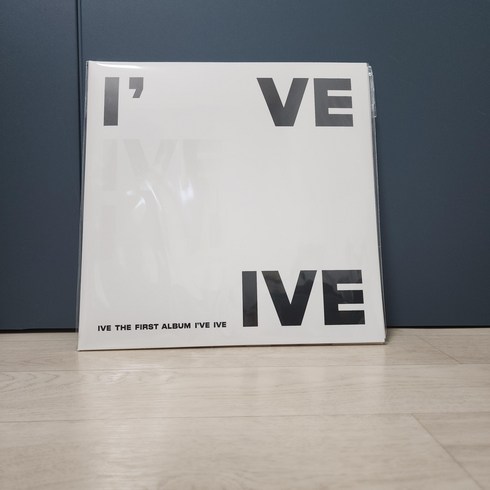 IVE (아이브) - 1집 I've IVE [화이트 컬러 개봉 LP] [ 초판 한정반 / 게이트폴드 ]