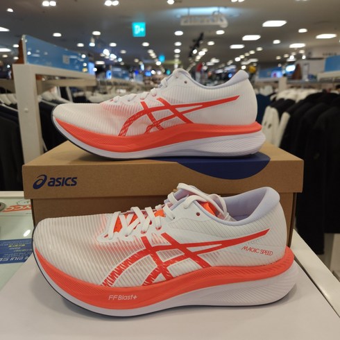 아식스 남성 러닝화 강력한 추진력과 안정감을 선사하는 매직스피드 3 112411105 (100)