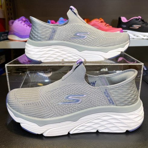 스케쳐스 [2001아울렛 중계점] 매장 히트상품 히트다 히트!!! 봄에 빠르게 품절되어 다시 돌아온 맥스쿠셔닝 슬립인스 그레이