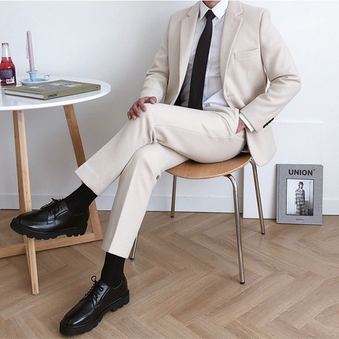 2023년 가성비 최고 남자캐주얼정장 - 언탭트 남성용 겨울 정장자켓 + 바지 한벌세트