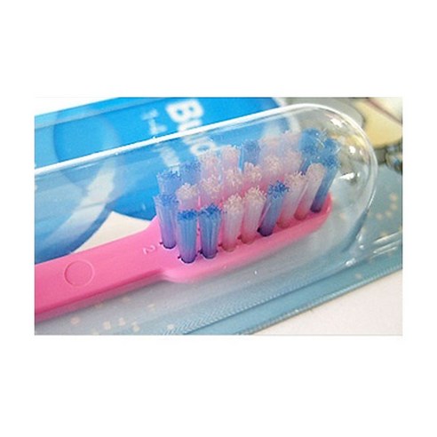 부드럽고 안전한 조르단 버디1 칫솔로 우리 아이 첫 칫솔질을 즐겁게 시작하세요.