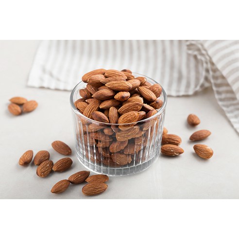 멈출 수 없는 고소함, 곰곰 구운 아몬드로 건강과 행복을 한 번에!