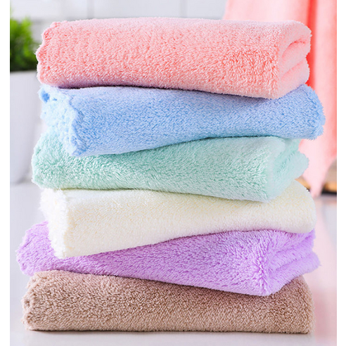 크리스마스 분위기 연출을 위한 고급스럽고 다용도 벨벳 매트