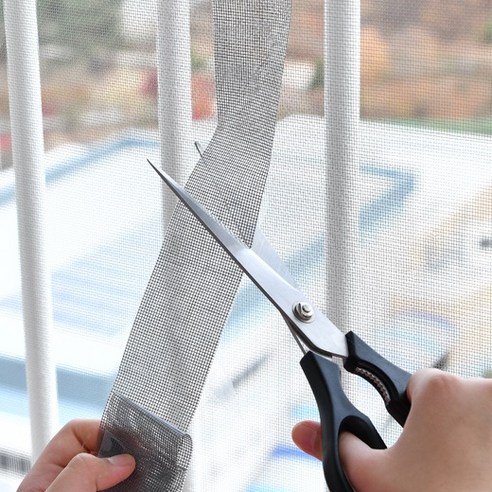 간편하게 찢어진 방충망을 보수하고 쾌적한 여름을!