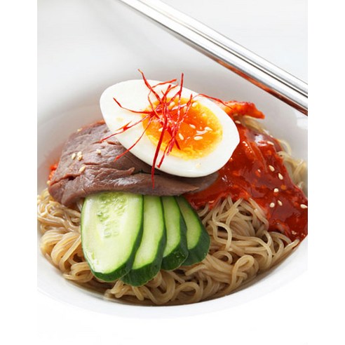 입맛 돋우는 마법, 칠갑농산 면비빔장으로 다채로운 미식 경험을!