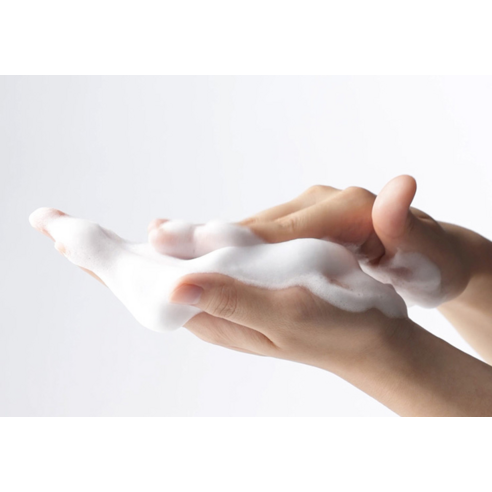 미감수 브라이트 클렌징 폼으로 맑고 투명한 피부를 되찾으세요!