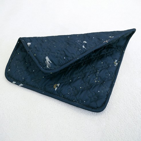 포근한 밤하늘 아래 펼쳐지는 따스함, 한일전기 밤하늘고래 양면 전기방석