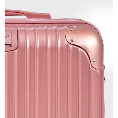 핑크빛 설렘을 담아, 나만의 특별한 여행을 완성하다