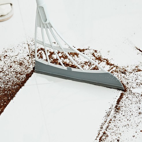 먼지 한 톨 용납 않는 깔끔함, 쓰리잘비 다용도 실리콘 빗자루