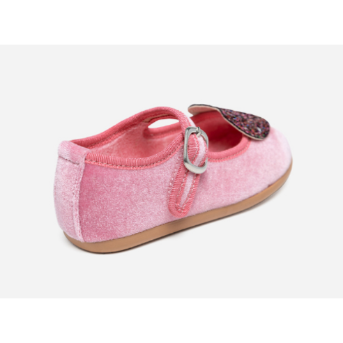 겨울철 발걸음을 따뜻하고 스타일리시하게 만들어주는 라스텔라 티니하트 여아용 방한 구두