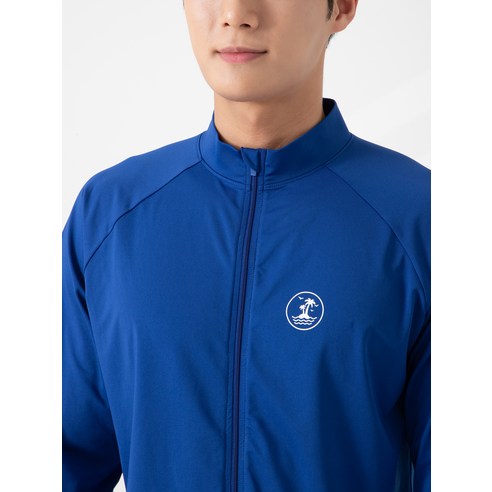 최신 트렌드를 반영한 스타일과 편안한 착용감이 결합된 캐럿 래쉬가드