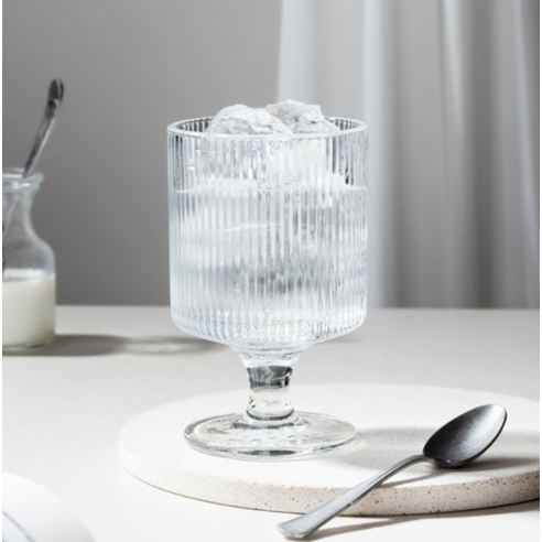 특별한 순간을 더욱 특별하게 만들어 줄 고급스러운 잔