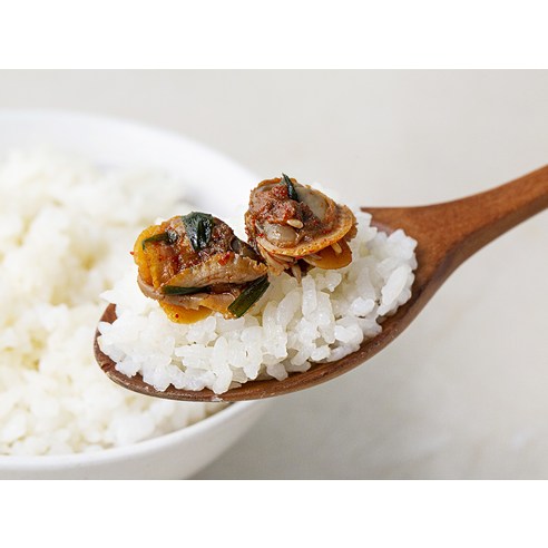 맛있고 탱글탱글한 연안식당 부추꼬막장으로 식사를 즐겨보세요.