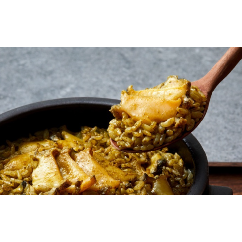 간편하게 즐기는 건강한 한 끼, 햇반 솥반 전복내장 영양밥