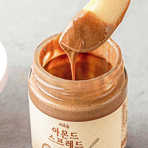 고소함과 달콤함의 완벽한 조화, 비소뉴 아몬드 스프레드로 특별한 하루를 시작하세요.