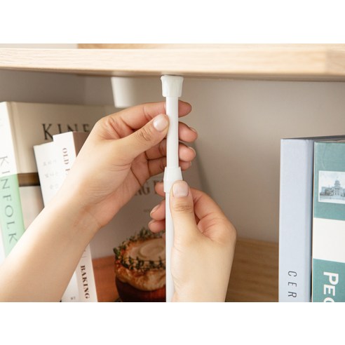 좁은 공간을 넓게, 코멧 다용도 미니 압축봉으로 공간 활용의 마법을 경험하세요.