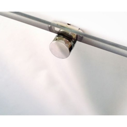 미니멀한 아름다움으로 욕실에 생기를 더하세요.