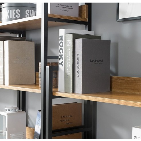 트레벨 블럭 철제 책장 선반 4단은 간결하면서도 현대적인 디자인으로 튼튼하고 모던한 책장입니다.