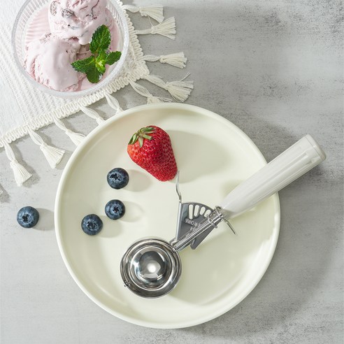 이제 손목 아프게 아이스크림 뜰 필요 없이, 코멧 키친 스쿱으로 쉽고 깔끔하게 즐기세요!