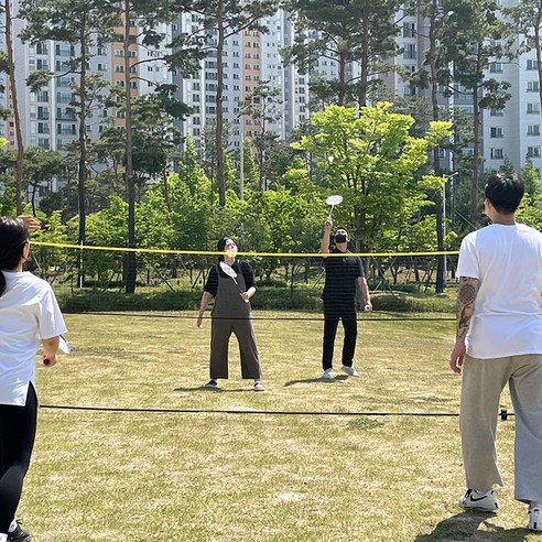 언제 어디서나 간편하게 배드민턴을 즐길 수 있는 휴대용 네트
