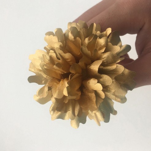 영원히 변치 않는 마음, 24K 순금 카네이션 브로치로 전하세요.