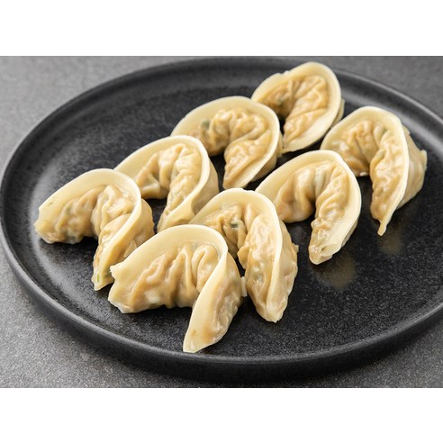 쫄깃한 피와 맛있는 속이 어우러진 명인만두의 갈비만두