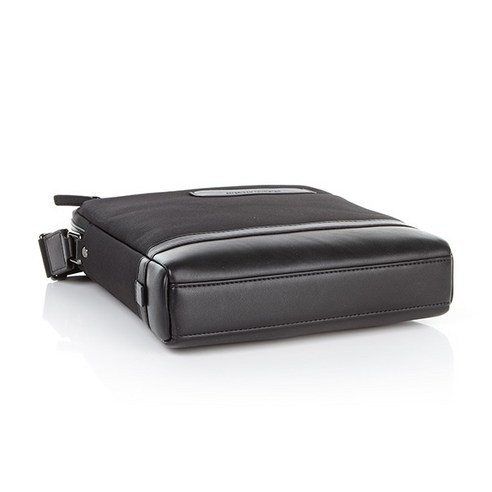 스타일리시하고 기능적인 아메리칸투어리스터의 최고의 선택, UNIV 크로스백