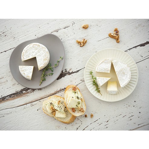 부드러운 풍미의 그랑도르 브리 치즈