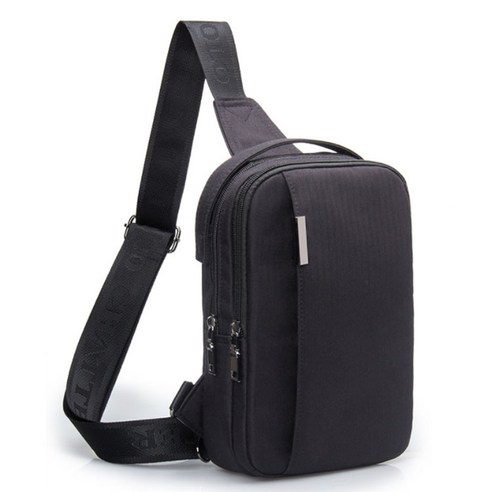 가성비와 스타일을 모두 갖춘 남성의 데일리 크로스백