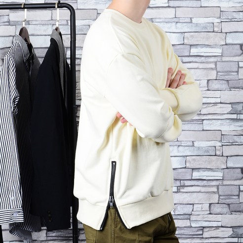 타운클로 지퍼 패치 오버핏 맨투맨