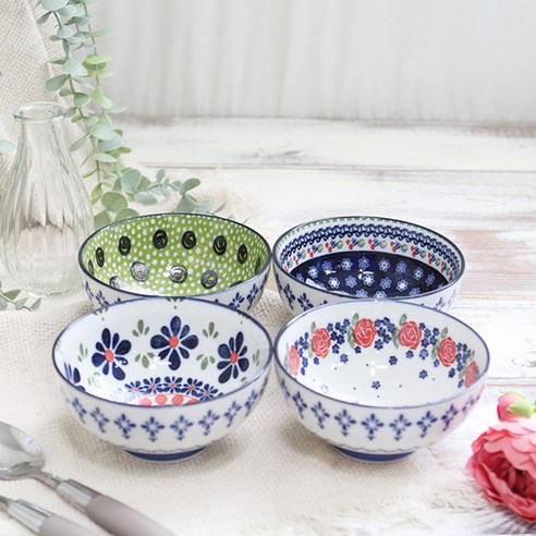 식탁에 화사함을 더하는 예술적인 식기, 폴라브 대접 4종 세트