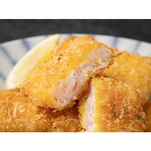 부드러운 새우가 빈틈없이 가득 차 입안 가득 달콤한 맛을 즐길 수 있는 간편 냉동식품