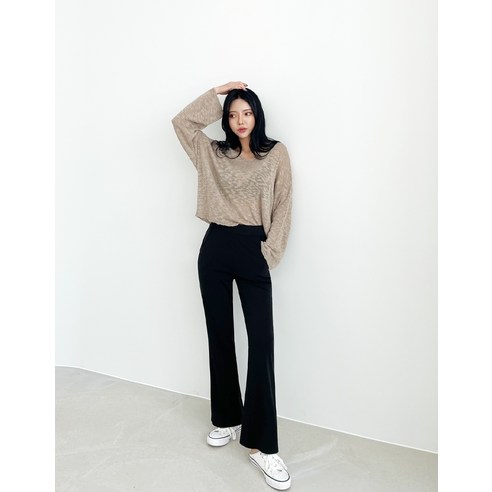 여름철 편안함과 스타일의 정수: 잘빠진 여성용 썸머 부츠커트 팬츠