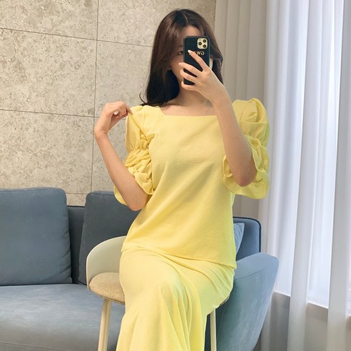 러블리 스퀘어넥 퍼프 블라우스 lkf265