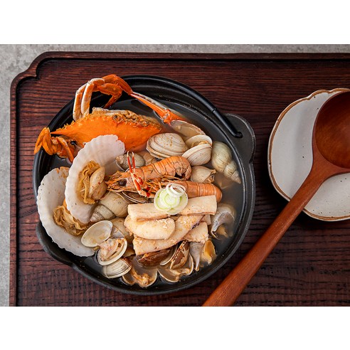 신선한 재료와 간편한 조리로 누리는 깊은 맛의 해물탕
