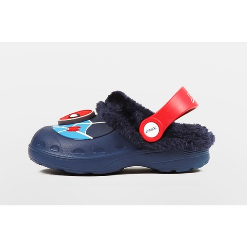 겨울철 아이 발 건강과 스타일을 책임지는 스파이더맨 방한 샌들