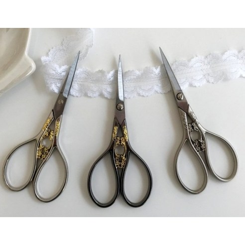 프렌치 에펠 모티브 빈티지 앤틱 자수 가위 퀼팅 소잉 다꾸 가위는 다양한 수공예 작업에 사용되는 가위입니다.