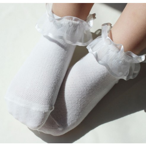 사랑스러움과 편안함을 동시에, 디어삭스 치치레이스 발목 양말로 우리 아이의 하루를 특별하게!