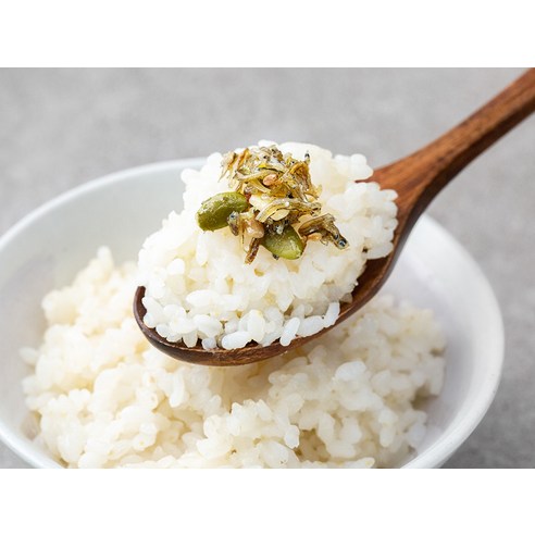 맛과 편리함, 건강까지! 디스이즈 아몬드 멸치볶음으로 든든한 집밥을 완성하세요.