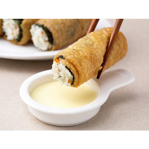 5분 만에 완성되는 고소한 롤유부초밥, 혼밥족 필수템!