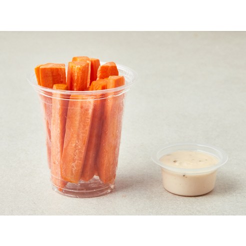 한입가득 맛과 영양이 가득한 당근 스틱