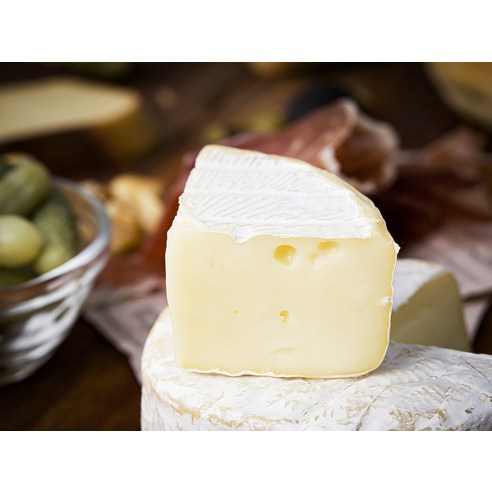 부드러움이 녹아드는 시간, 엠보그 브리 치즈의 향연