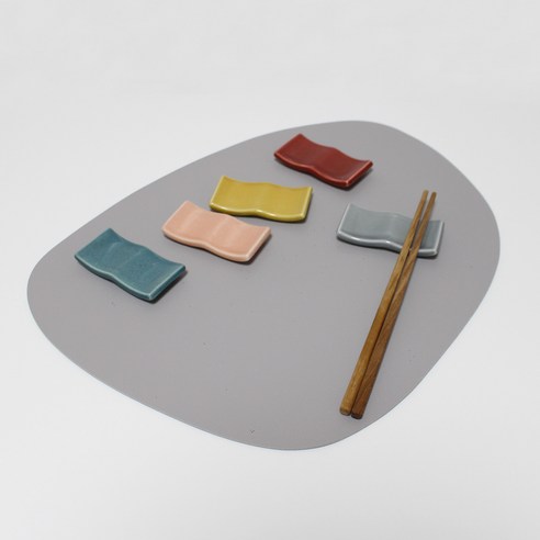 식탁 위에 피어나는 예술, 달소금 모던 도자기 맘모스 수저받침