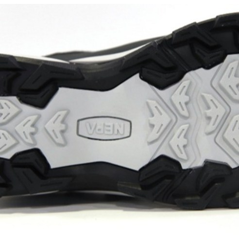 보안과 편안함을 겸비한 업무 현장 필수품: 네파 보통 작업용 안전화 GT-42